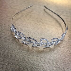 Crystal Leaf Chain Headband - Silver